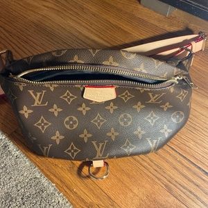 Louis Vuitton Fanny pack
